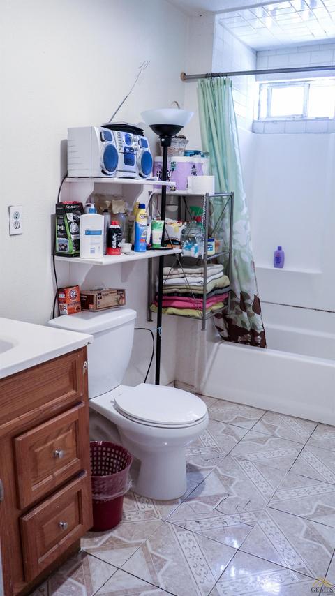 621 Easter St, Bakersfield, CA 93307 photo 5