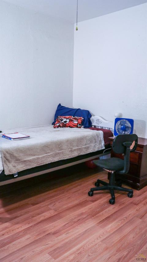 621 Easter St, Bakersfield, CA 93307 photo 4