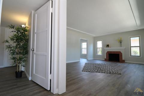 110 E Kern St, Taft, CA 93268 photo 2