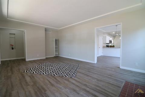 110 E Kern St, Taft, CA 93268 photo 4
