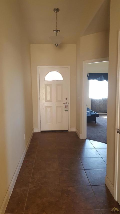 612 Cornelia St, Wasco, CA 93280 photo 2