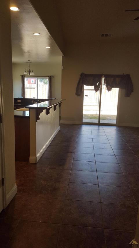612 Cornelia St, Wasco, CA 93280 photo 3