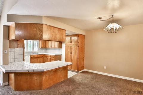 5307 Deville Ct, Bakersfield, CA 93308 photo 8