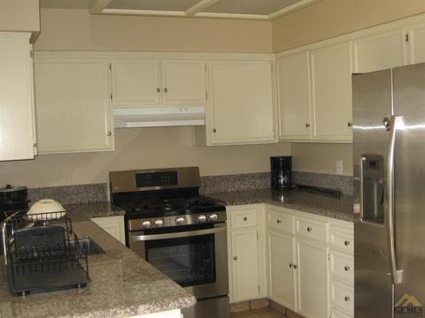 917 Eubanks Ave, Bakersfield, CA 93307 photo 8