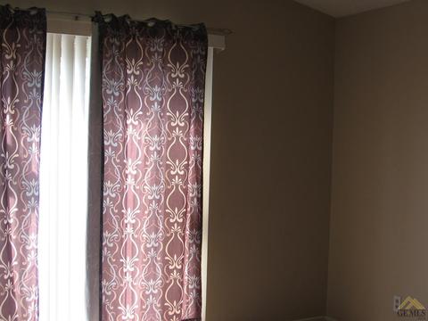 917 Eubanks Ave, Bakersfield, CA 93307 photo 13