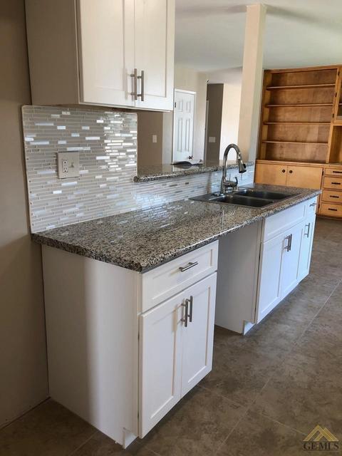 370 Maple St, Shafter, CA 93263 photo 8