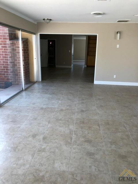 370 Maple St, Shafter, CA 93263 photo 9