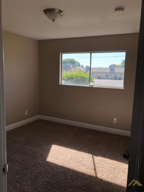 370 Maple St, Shafter, CA 93263 photo 11