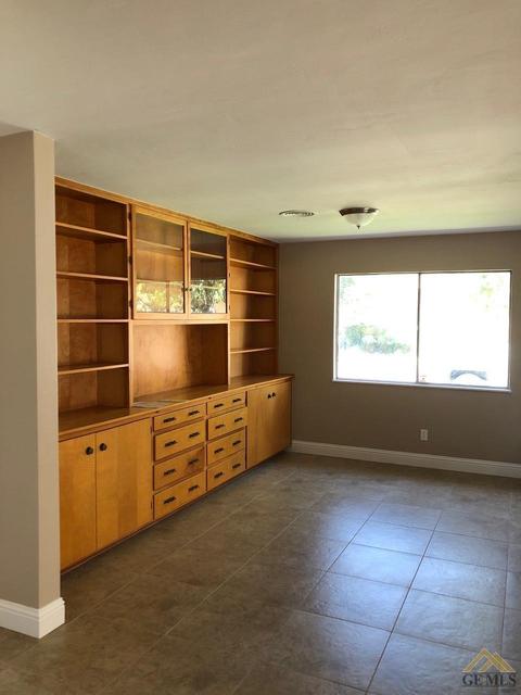 370 Maple St, Shafter, CA 93263 photo 5