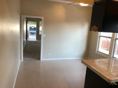 114 Buchanan St, Taft, CA 93268 photo 3