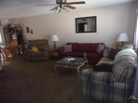 551 Front St, Taft, CA 93268 photo 6
