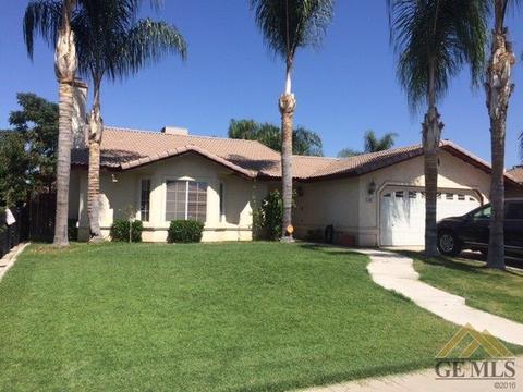 952 Hazelnut St, Wasco, CA 93280 photo 1