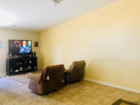 506 Mark Ave, Shafter, CA 93263 photo 9