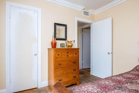 1908 Wilson Rd, Bakersfield, CA 93304 photo 17