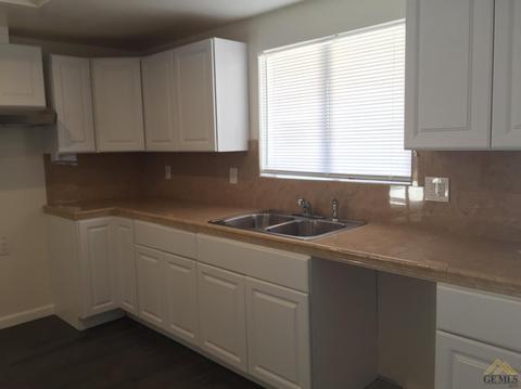 151 North St, Taft, CA 93268 photo 4