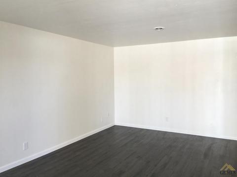 151 North St, Taft, CA 93268 photo 2