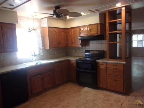 404 Pierce St, Taft, CA 93268 photo 10
