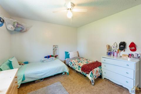 223 Oak Ct, Shafter, CA 93263 photo 18