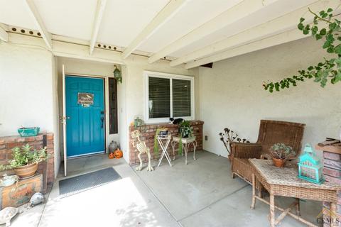 223 Oak Ct, Shafter, CA 93263 photo 4