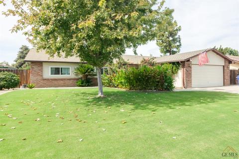 223 Oak Ct, Shafter, CA 93263 photo 2