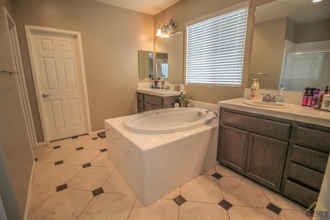 9904 Riata Ln, Bakersfield, CA 93306 photo 14