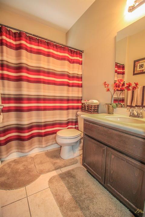 9904 Riata Ln, Bakersfield, CA 93306 photo 5