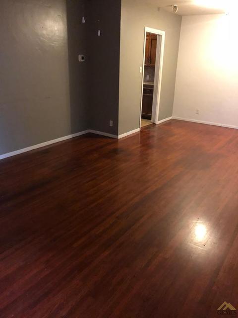 320 Plumtree Dr, Arvin, CA 93203 photo 7