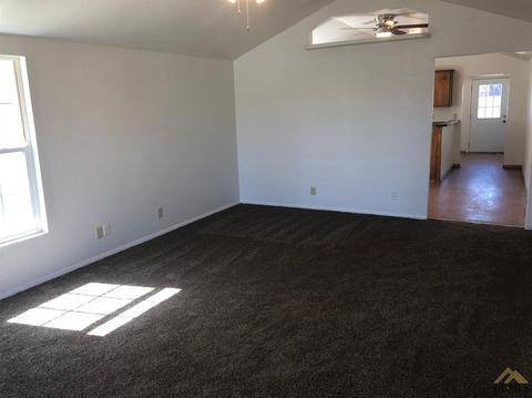 111 Harrison St, Taft, CA 93268 photo 3
