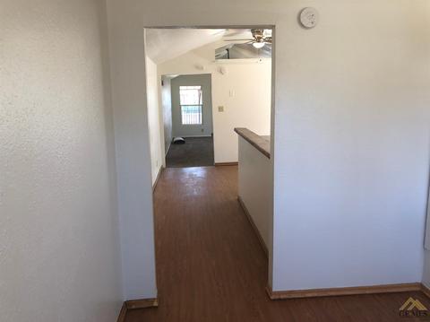 111 Harrison St, Taft, CA 93268 photo 9