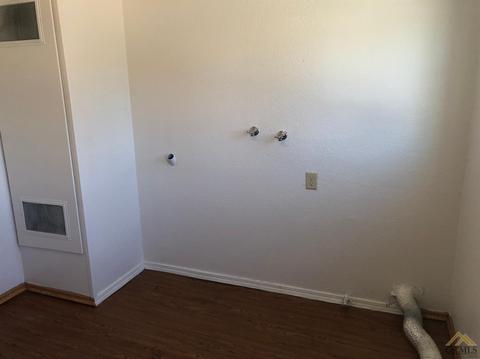 111 Harrison St, Taft, CA 93268 photo 8