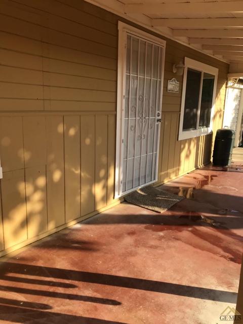 11413 Pierce Dr, Lamont, CA 93241 photo 3