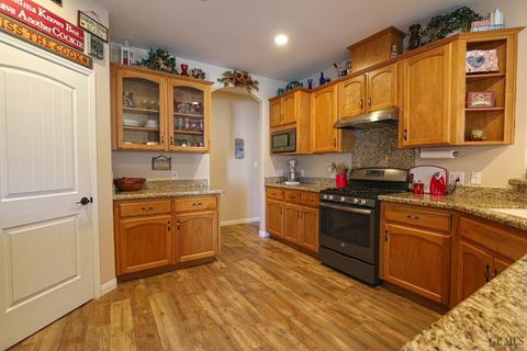 17121 Bold Venture Dr, Tehachapi, CA 93561 photo 3