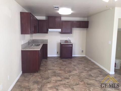 1415 E 9th St, Bakersfield, CA 93307 photo 2