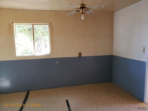 104 E St, Taft, CA 93268 photo 7