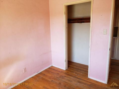 104 E St, Taft, CA 93268 photo 8