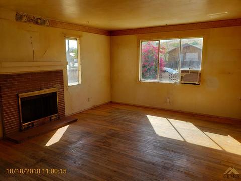 104 E St, Taft, CA 93268 photo 5