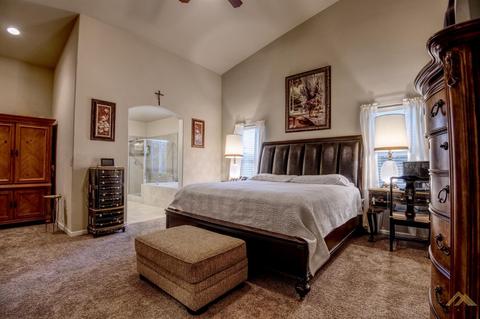 5718 Samuelson St, Bakersfield, CA 93313 photo 6