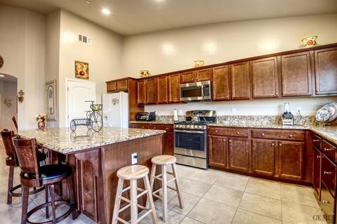 5718 Samuelson St, Bakersfield, CA 93313 photo 9