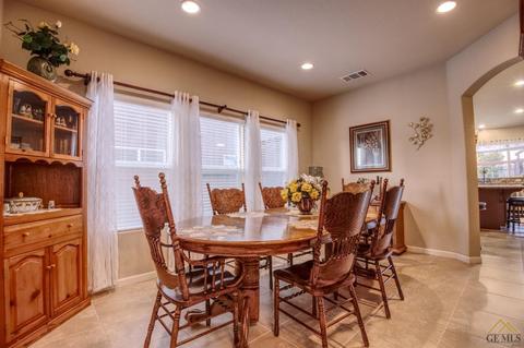 5718 Samuelson St, Bakersfield, CA 93313 photo 3