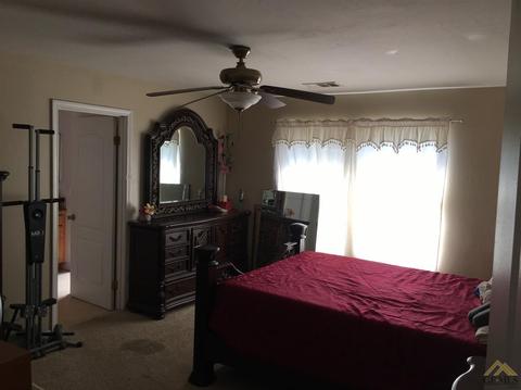 1909 E Planz Rd, Bakersfield, CA 93307 photo 6