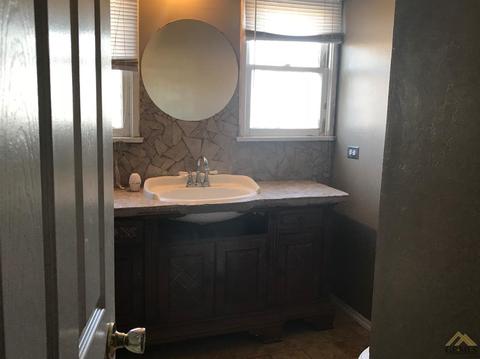 300 Tyler St, Taft, CA 93268 photo 6
