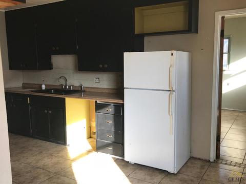 300 Tyler St, Taft, CA 93268 photo 8
