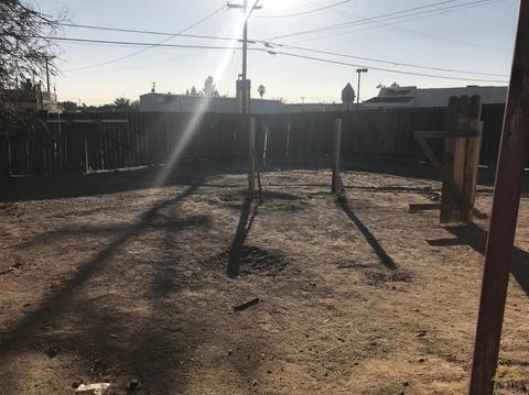 300 Tyler St, Taft, CA 93268 photo 17
