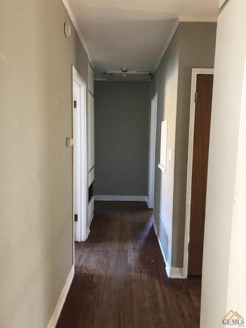 300 Tyler St, Taft, CA 93268 photo 9