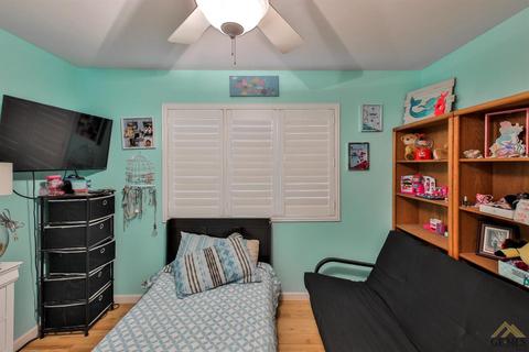 3208 Pendleton Ct, Bakersfield, CA 93309 photo 14