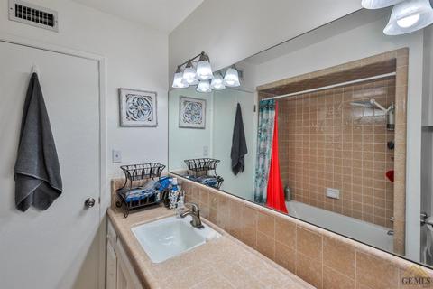 3208 Pendleton Ct, Bakersfield, CA 93309 photo 15