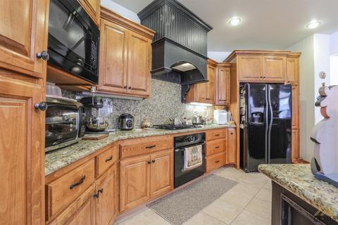 22001 Tiny Ct, Tehachapi, CA 93561 photo 18