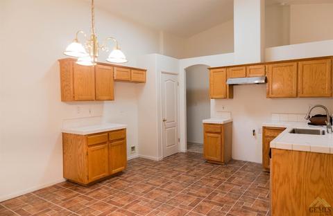 5906 Pendleton Falls Dr, Bakersfield, CA 93314 photo 9