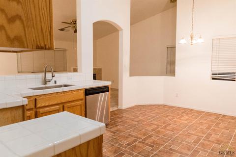 5906 Pendleton Falls Dr, Bakersfield, CA 93314 photo 12