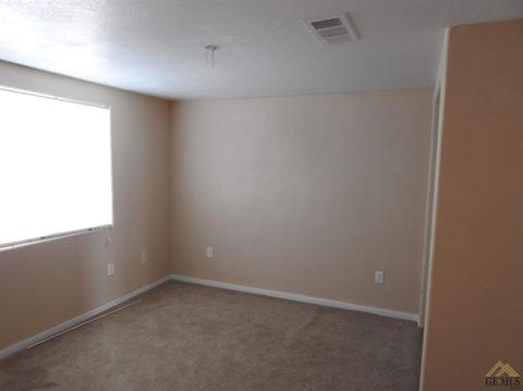 514 Buchanan St, Taft, CA 93268 photo 7